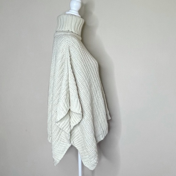 STEVE MADDEN Turtle Neck Poncho Bat Sleeve OSFM - Picture 4 of 11